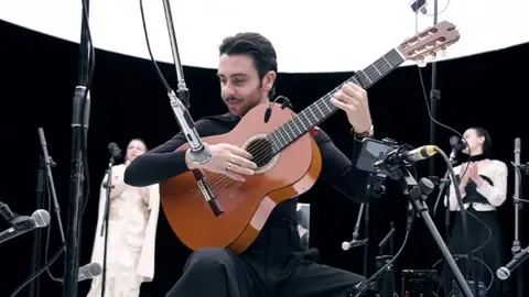 Yerai Cortés y Julieta Venegas actúan en Pirineos Sur este viernes Yerai Cortés y Julieta Venegas actúan en Pirineos Sur este viernes