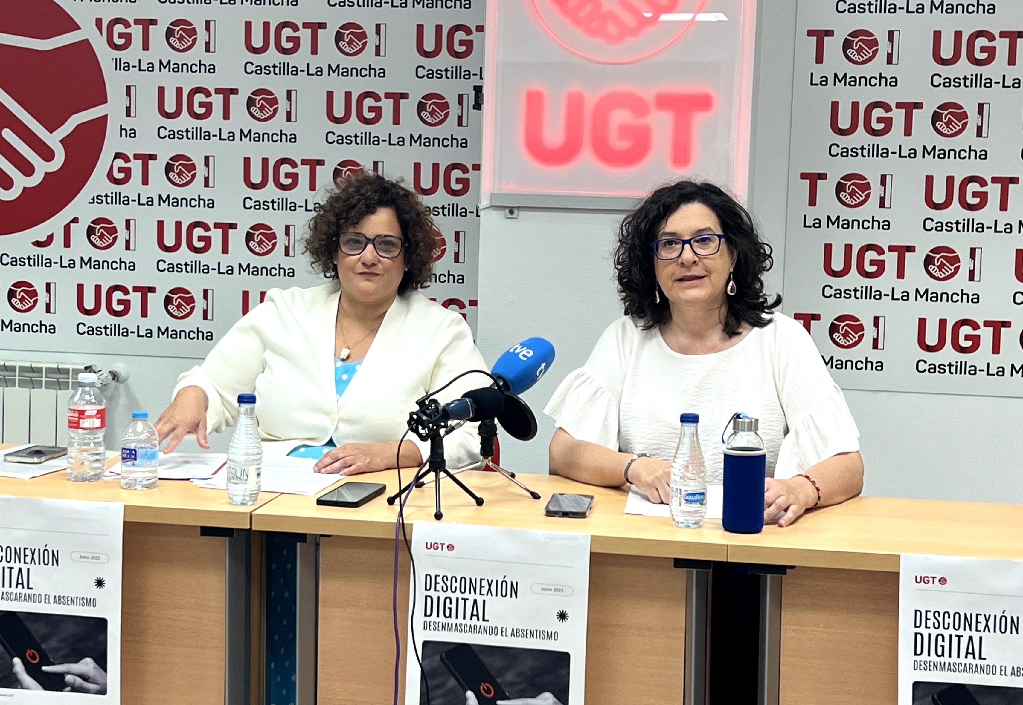 UGT exige regular la desconexión digital en el trabajo UGT exige regular la desconexión digital en el trabajo