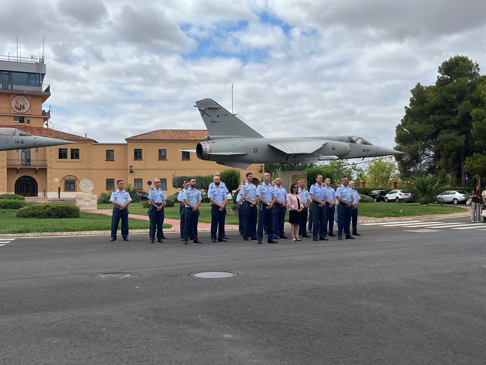 Margarita Robles conoce de primera mano el trabajo que realiza el Ala 14 Margarita Robles conoce de primera mano el trabajo que realiza el Ala 14