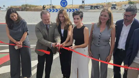 La glorieta Las Arenas en Villanueva de la Serena canalizará el tráfico de cinco vías y mejorará la seguridad vial La glorieta Las Arenas en Villanueva de la Serena canalizará el tráfico de cinco vías y mejorará la seguridad vial