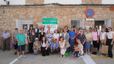 La Junta de Extremadura invierte 69.000 euros en las obras de mejora del consultorio de salud de Perales del Puerto La Junta de Extremadura invierte 69.000 euros en las obras de mejora del consultorio de salud de Perales del Puerto