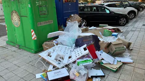 La JGL aprueba la modificación del contrato de recogida de papel y cartón que conlleva la incorporación de FCC-Acciona .