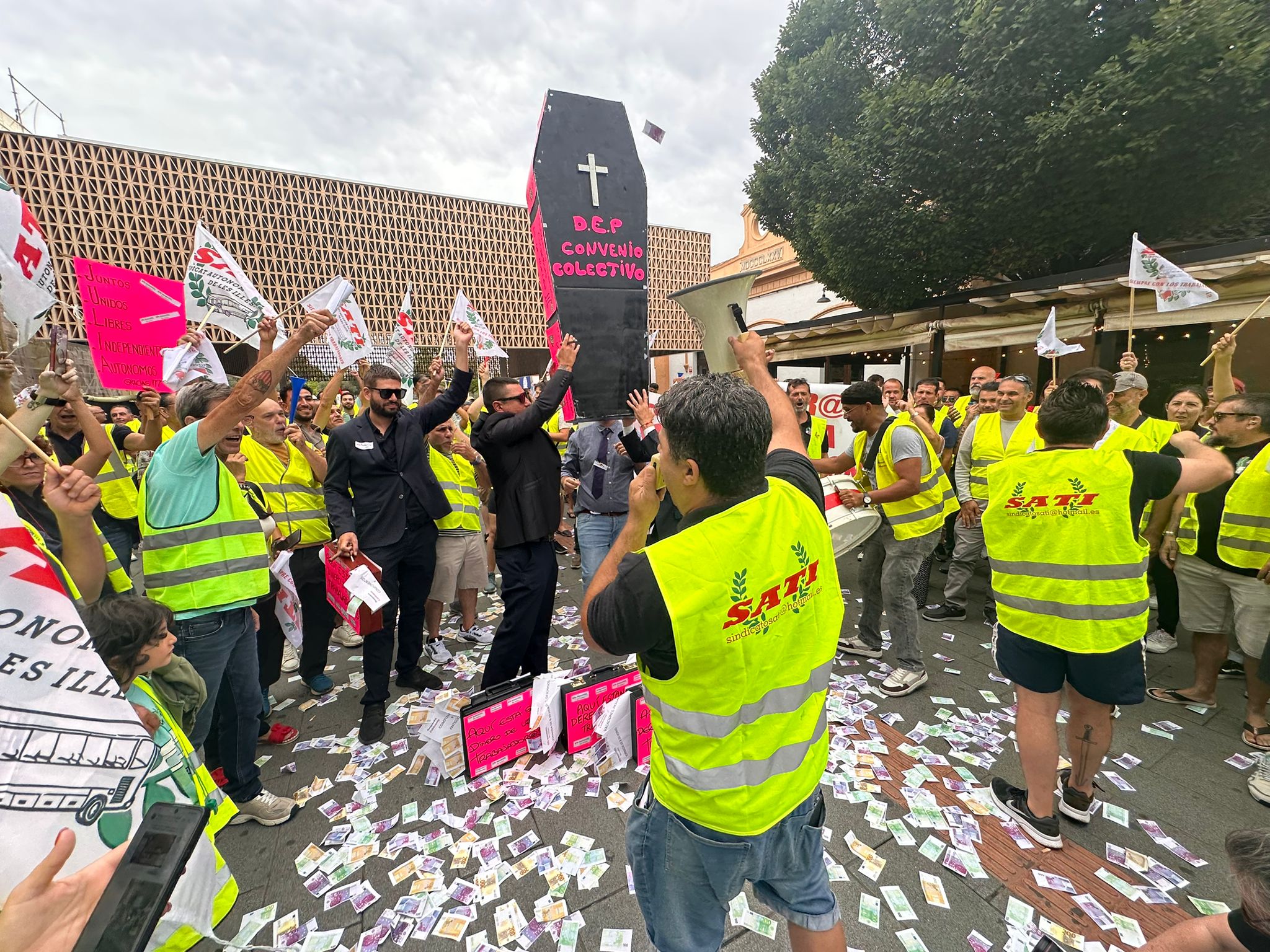 La huelga del TIB continúa después de que anoche no fuera posible alcanzar un preacuerdo en el Tamib La huelga del TIB continúa después de que anoche no fuera posible alcanzar un preacuerdo en el Tamib