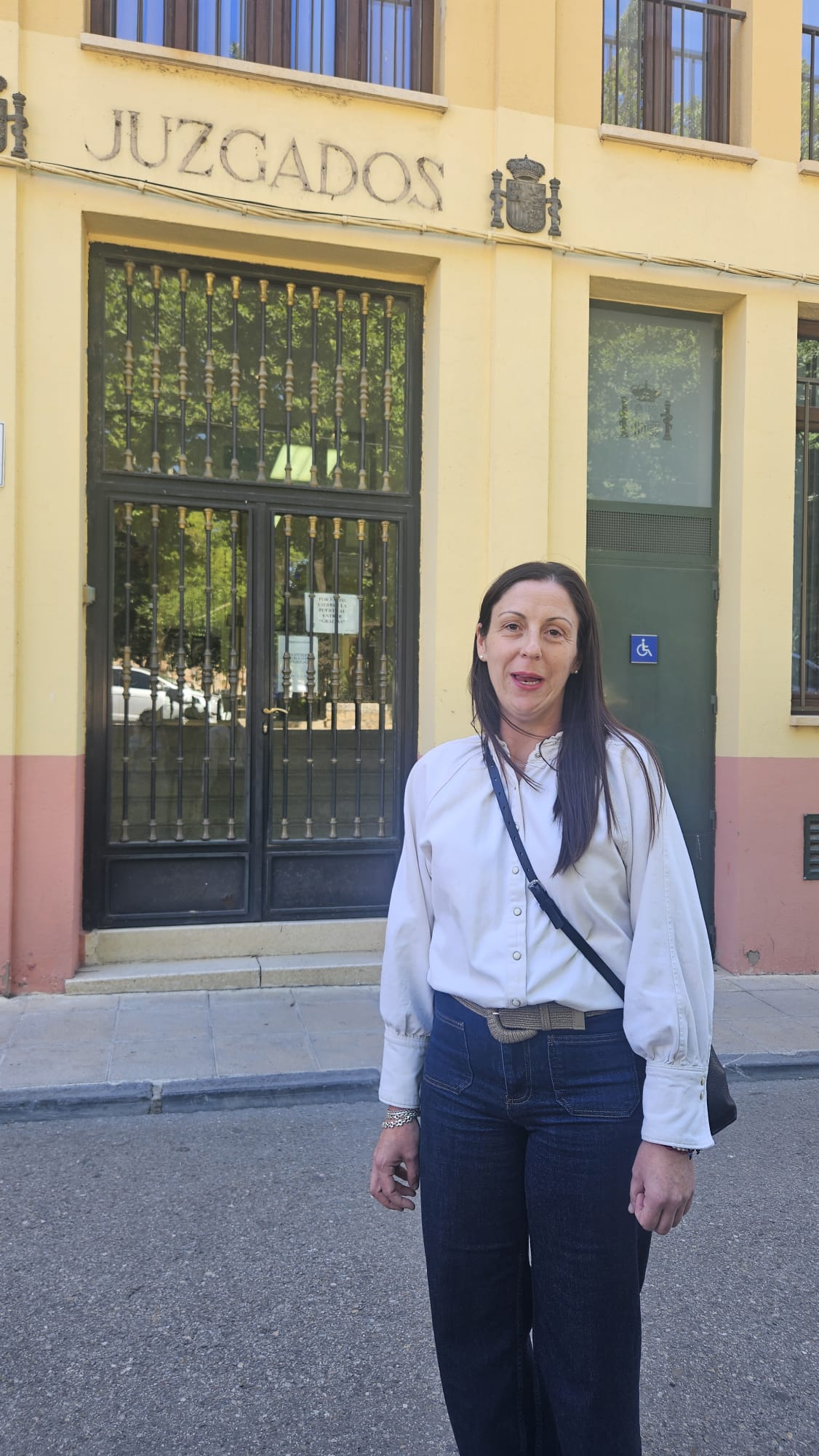 Un juzgado decreta que la niña de Sigüenza se quede por ahora con su familia materna Un juzgado decreta que la niña de Sigüenza se quede por ahora con su familia materna