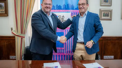 El Alcalde firma la adhesión de Mérida a la candidatura de Cáceres como Capital Europea de la Cultura 2031 El Alcalde firma la adhesión de Mérida a la candidatura de Cáceres como Capital Europea de la Cultura 2031
