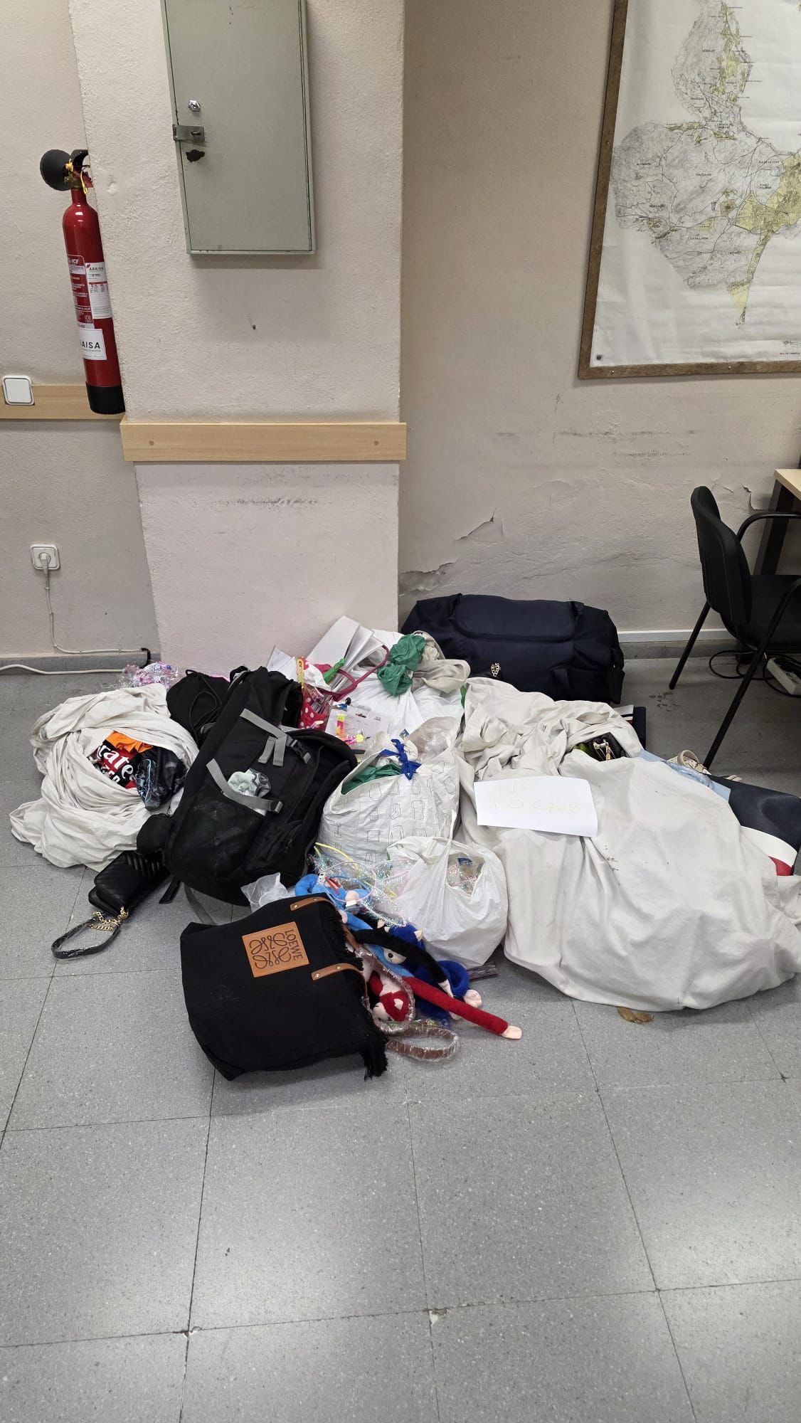 La Policía Local realiza en julio 120 intervenciones contra la venta ilegal ambulante en la fachada litoral alicantina La Policía Local realiza en julio 120 intervenciones contra la venta ilegal ambulante en la fachada litoral alicantina