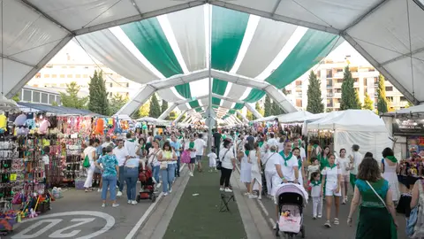66 puestos en el mercado ambulante de la avenida de los Monegros en Huesca 66 puestos en el mercado ambulante de la avenida de los Monegros en Huesca