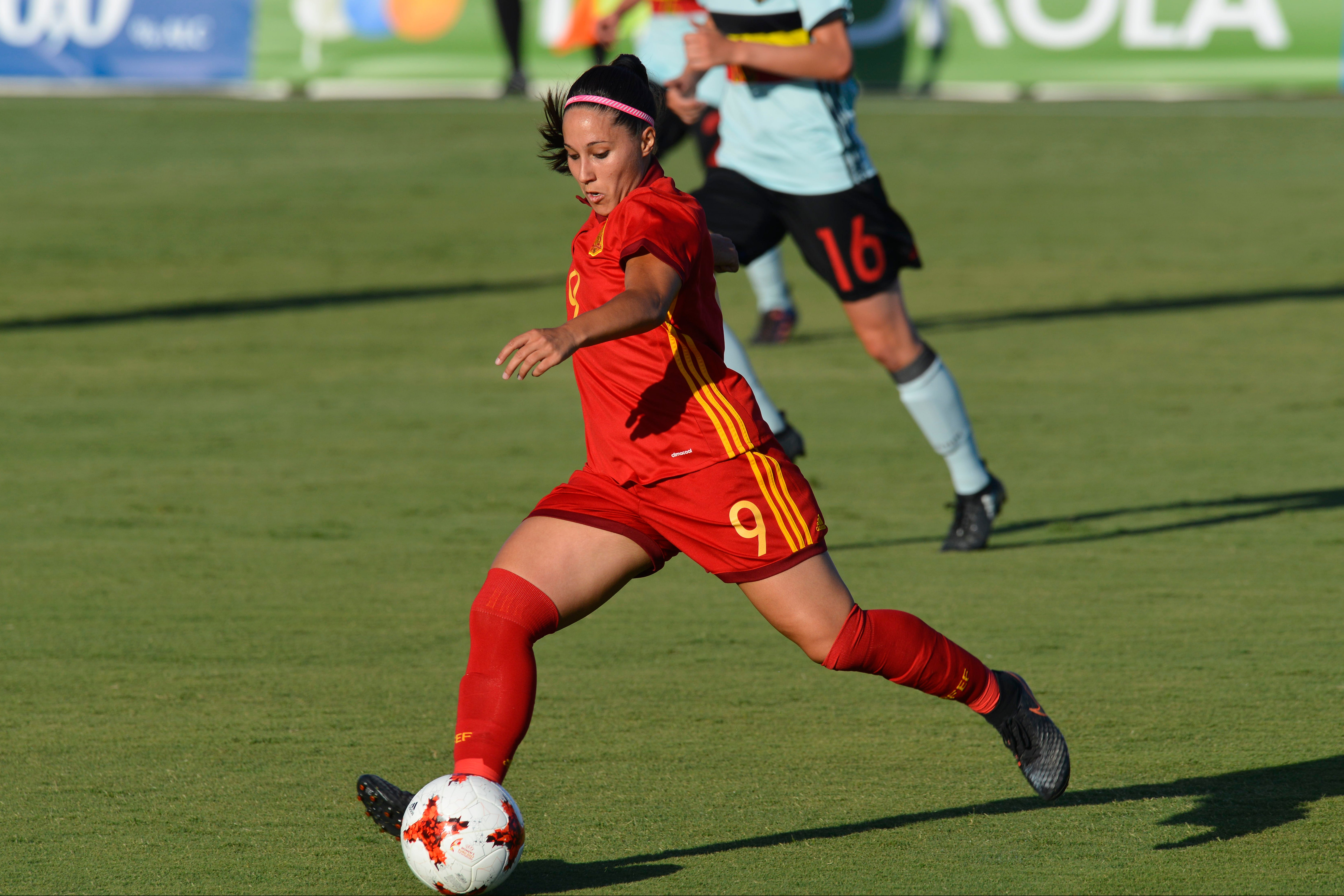 Mari Paz Vilas, ex jugadora de la selección española: "España es quien mejor juego ha practicado en la Eurocopa"