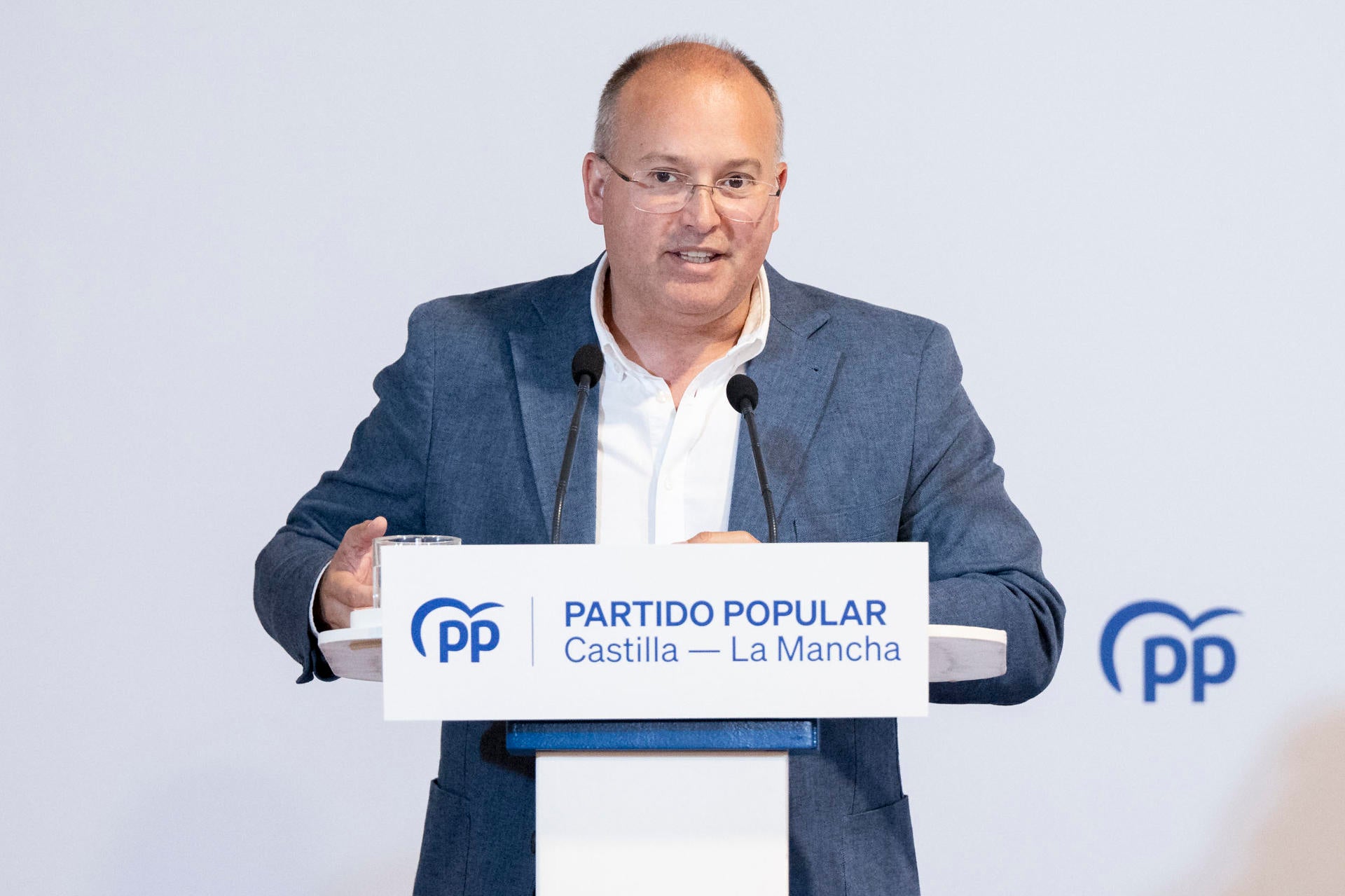 Miguel Tellado pide al PP tener cuidado con Pedro Sánchez: "No hay nada más peligroso que un perro herido" Miguel Tellado pide al PP tener cuidado con Pedro Sánchez: "No hay nada más peligroso que un perro herido"