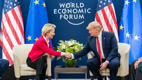Trump y Von der Leyen se reúnen en Escocia con el temor de una guerra arancelaria sobre la mesa Trump y Von der Leyen se reúnen en Escocia con el temor de una guerra arancelaria sobre la mesa