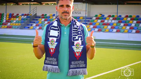 Alberto Montoro, nuevo entrenador del Carretero Maquinaria Agrícola C.D. Valdepeñas Alberto Montoro, nuevo entrenador del Carretero Maquinaria Agrícola C.D. Valdepeñas