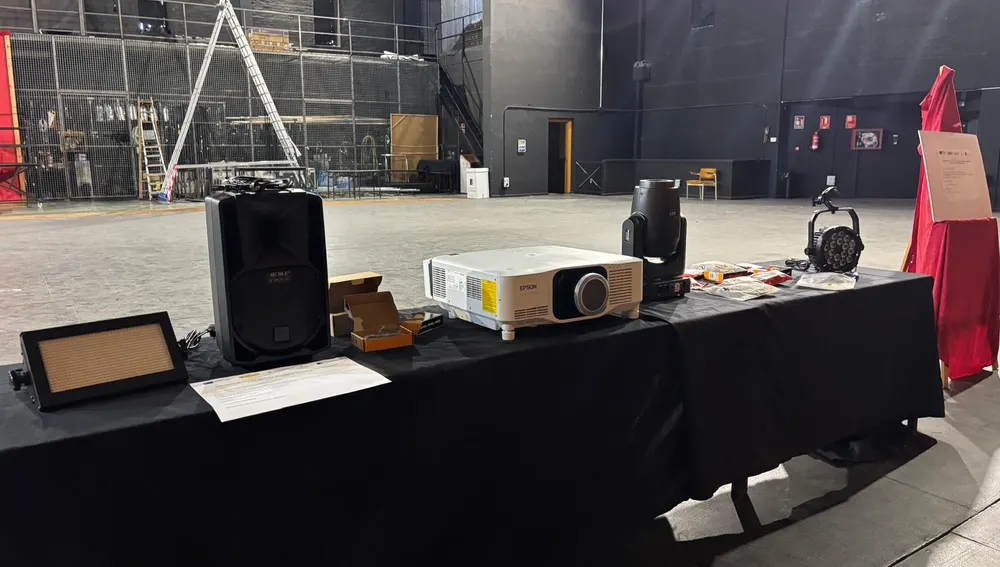 Nuevo equipamiento técnico instalado en el auditorio municipal Francisco Nieva Nuevo equipamiento técnico instalado en el auditorio municipal Francisco Nieva