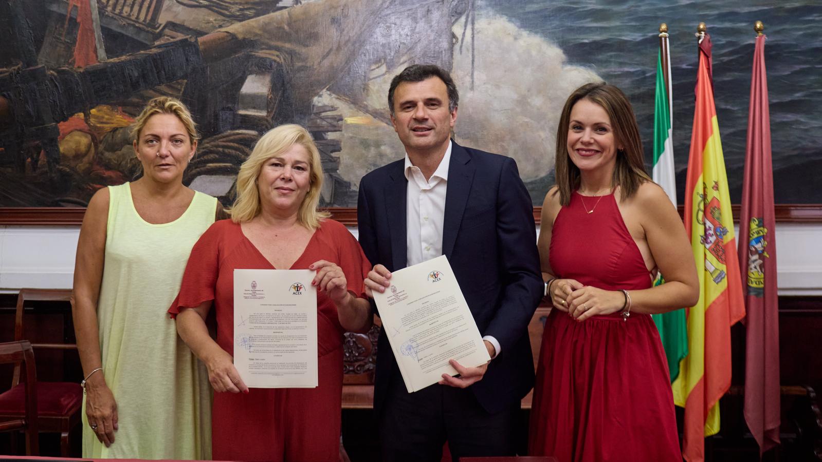 El Ayuntamiento de Cádiz y la Asociación de Comerciantes de Extramuros renuevan su convenio de colaboración El Ayuntamiento de Cádiz y la Asociación de Comerciantes de Extramuros renuevan su convenio de colaboración