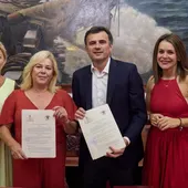 El Ayuntamiento y la Asociación de Comerciantes de Extramuros renuevan su convenio de colaboración El Ayuntamiento y la Asociación de Comerciantes de Extramuros renuevan su convenio de colaboración