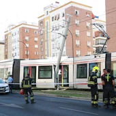 Accidente del tranvía en San Francisco Javier tras chocar contra una catenaria Accidente del tranvía en San Francisco Javier tras chocar contra una catenaria