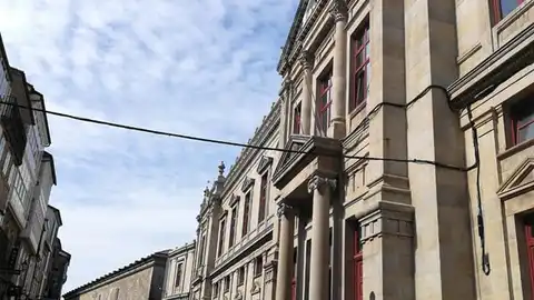 El jefe de Digestivo del CHUS sostiene que defender la Facultad de Medicina en Santiago "no es un acto de resistencia compostelana, es un acto de responsabilidad con Galicia" El jefe de Digestivo del CHUS sostiene que defender la Facultad de Medicina en Santiago "no es un acto de resistencia compostelana, es un acto de responsabilidad con Galicia"