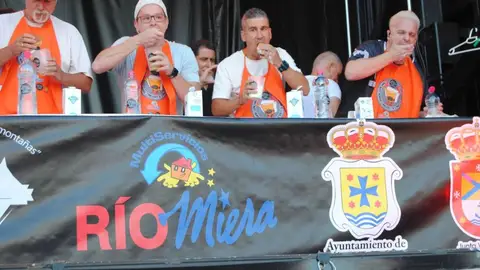 El Campeonato del Mundo de Comedores de Sobaos no bate el récord El Campeonato del Mundo de Comedores de Sobaos no bate el récord