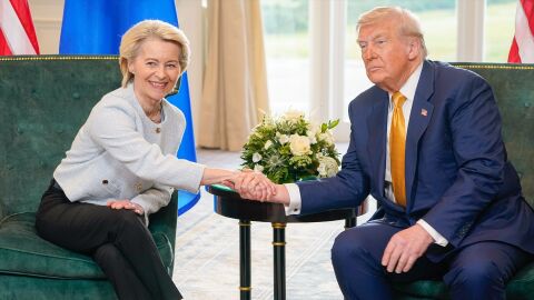 El presidente de Estados Unidos, Donald Trump, y la presidenta de la Comisi&oacute;n Europea, Ursula von der Leyen