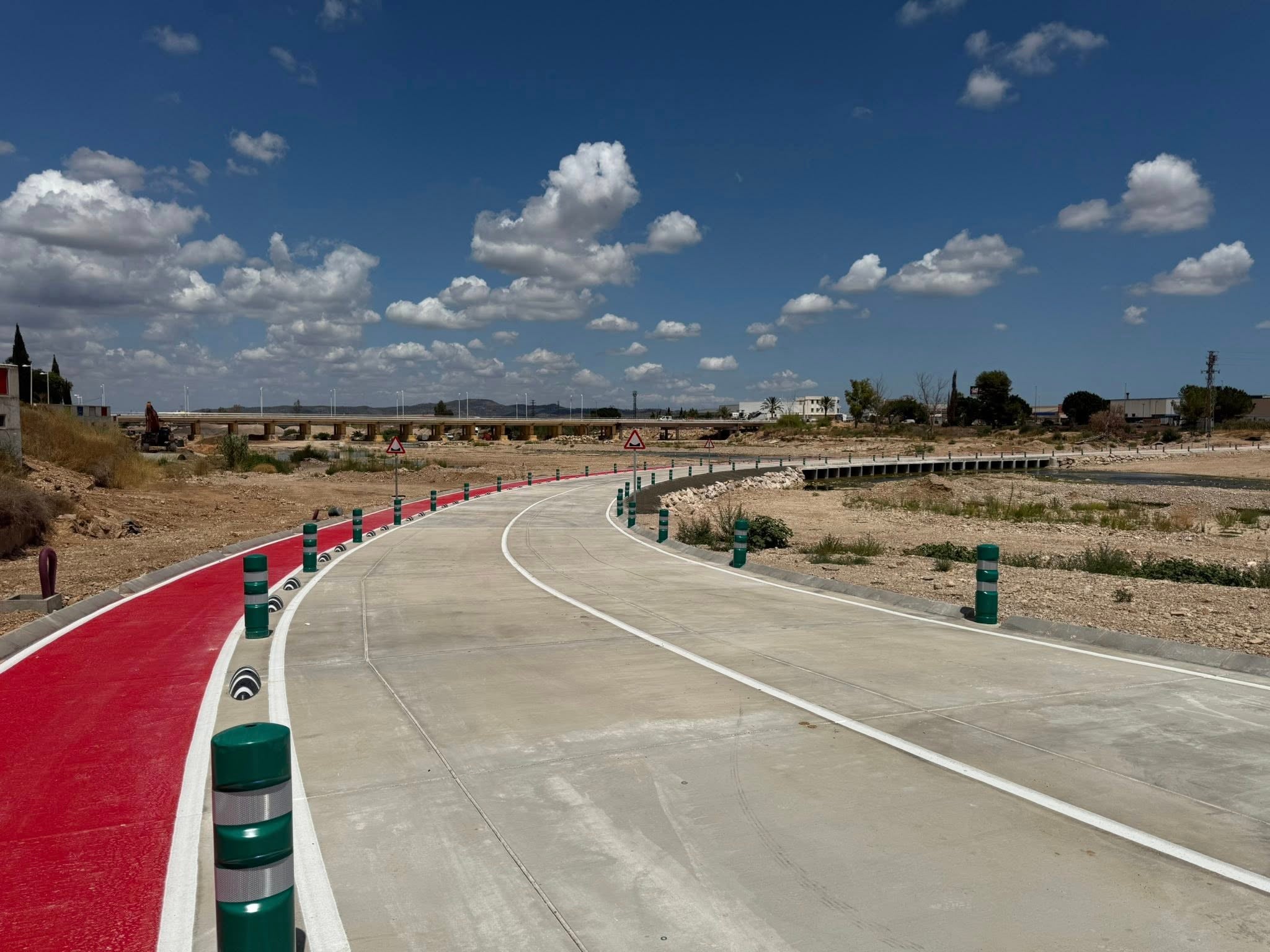 Carlet inaugura un nuevo paso sobre el Magro Carlet inaugura un nuevo paso sobre el Magro