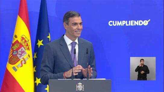 Sánchez asegura que la familia media española es más rica desde que él gobierna Sánchez asegura que la familia media española es más rica desde que él gobierna