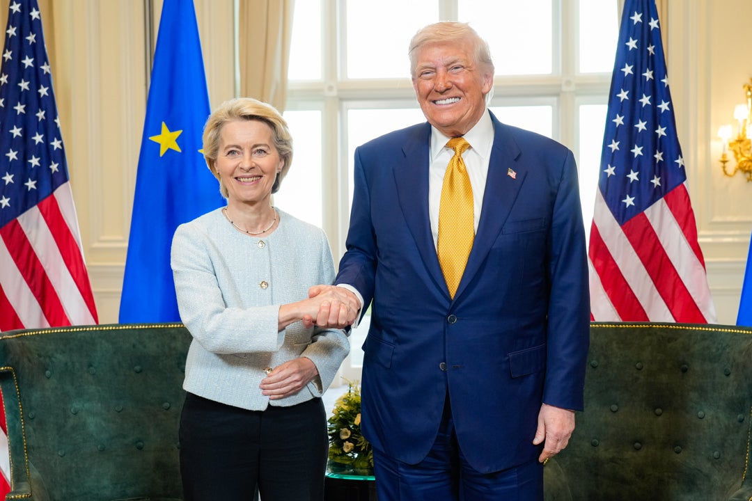 Claves del acuerdo comercial entre EEUU y la UE: Von der Leyen pacta con Trump un arancel del 15% a todos sus productos Claves del acuerdo comercial entre EEUU y la UE: Von der Leyen pacta con Trump un arancel del 15% a todos sus productos