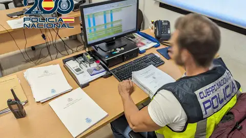 Detenido por el intento de robo de casi 20.000 euros de una máquina tragaperra Detenido por el intento de robo de casi 20.000 euros de una máquina tragaperra