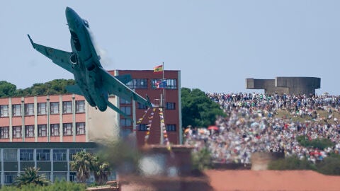 El Ej&eacute;rcito del Aire explica la maniobra de un caza en Gij&oacute;n: "Actu&oacute; con ejemplar rapidez"