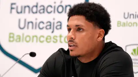 Xavier Castañeda presentado como nuevo jugador de Unicaja Xavier Castañeda presentado como nuevo jugador de Unicaja