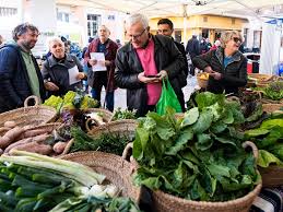 Disfruta de los mercadillos de Valencia, la profesión más antigua del mundo Disfruta de los mercadillos de Valencia, la profesión más antigua del mundo