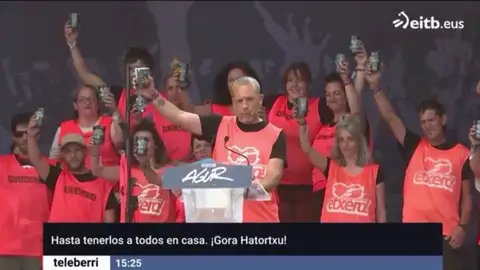 La imagen de Endika Alonso (EH Bildu) en su intervención en el festival Hatortxu Rock La imagen de Endika Alonso (EH Bildu) en su intervención en el festival Hatortxu Rock