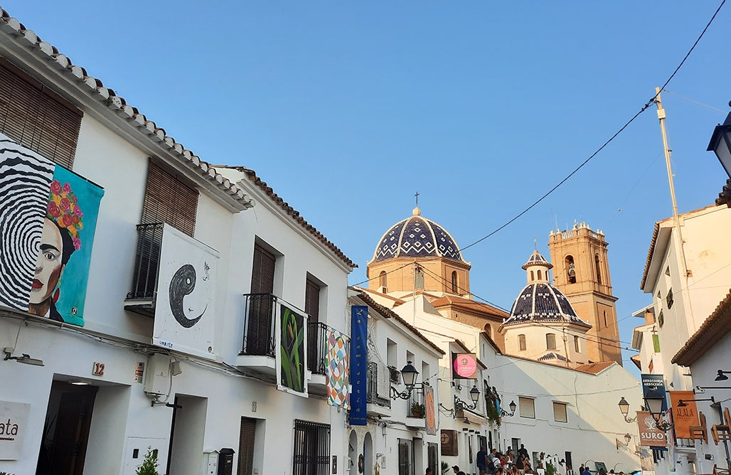 Altea impulsa una línea de subvenciones para aliviar la carga del IBI a las familias Altea impulsa una línea de subvenciones para aliviar la carga del IBI a las familias