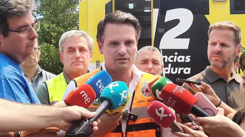 El consejero de Presidencia, Interior y Diálogo Social de la Junta de Extremadura, Abel Bautista, atiende a los medios en Caminomorisco El consejero de Presidencia, Interior y Diálogo Social de la Junta de Extremadura, Abel Bautista, atiende a los medios en Caminomorisco