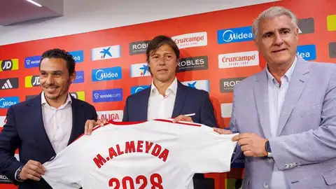 Del Nido Carrasco, Matías Almeyda y Antonio Cordón Del Nido Carrasco, Matías Almeyda y Antonio Cordón