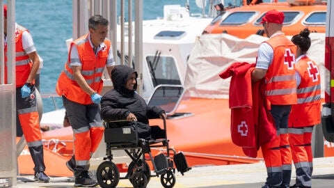 Una mujer sin piernas, entre las 38 personas rescatadas en Lanzarote | 1