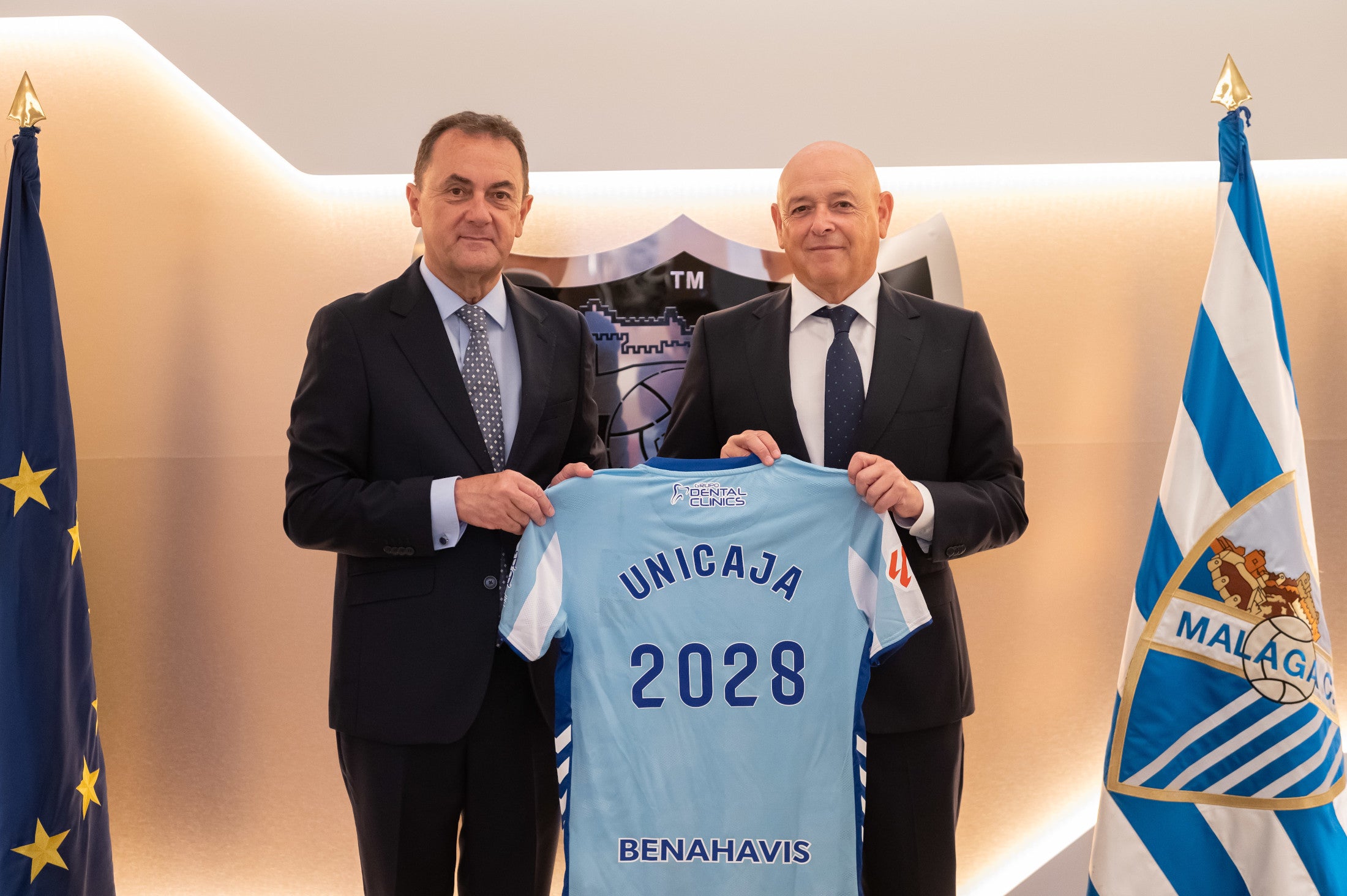 Firmado el acuerdo por el que Unicaja se convierte en patrocinador oficial del Málaga CF hasta 2028 Firmado el acuerdo por el que Unicaja se convierte en patrocinador oficial del Málaga CF hasta 2028