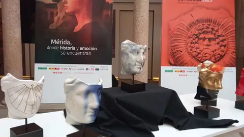 El Festival presenta la máscara Confluencia, octava obra de la colección Ars Fatum de Terracota Mérida El Festival presenta la máscara Confluencia, octava obra de la colección Ars Fatum de Terracota Mérida