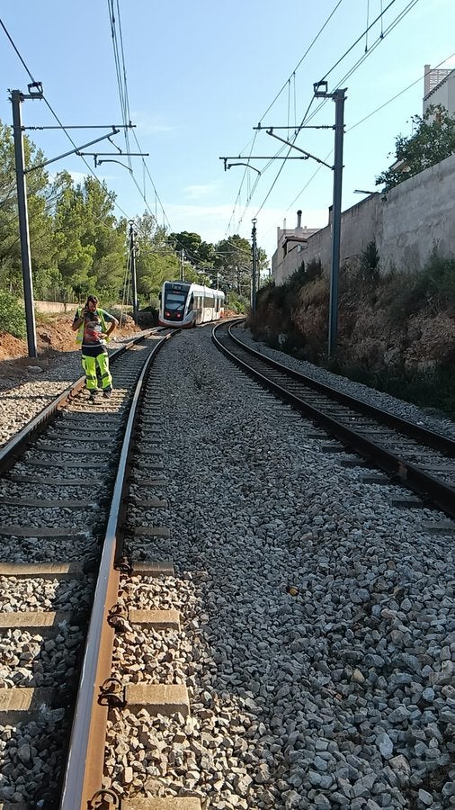 Retrasos en el tren de Mallorca a causa de una avería y un descarrilamiento Retrasos en el tren de Mallorca a causa de una avería y un descarrilamiento