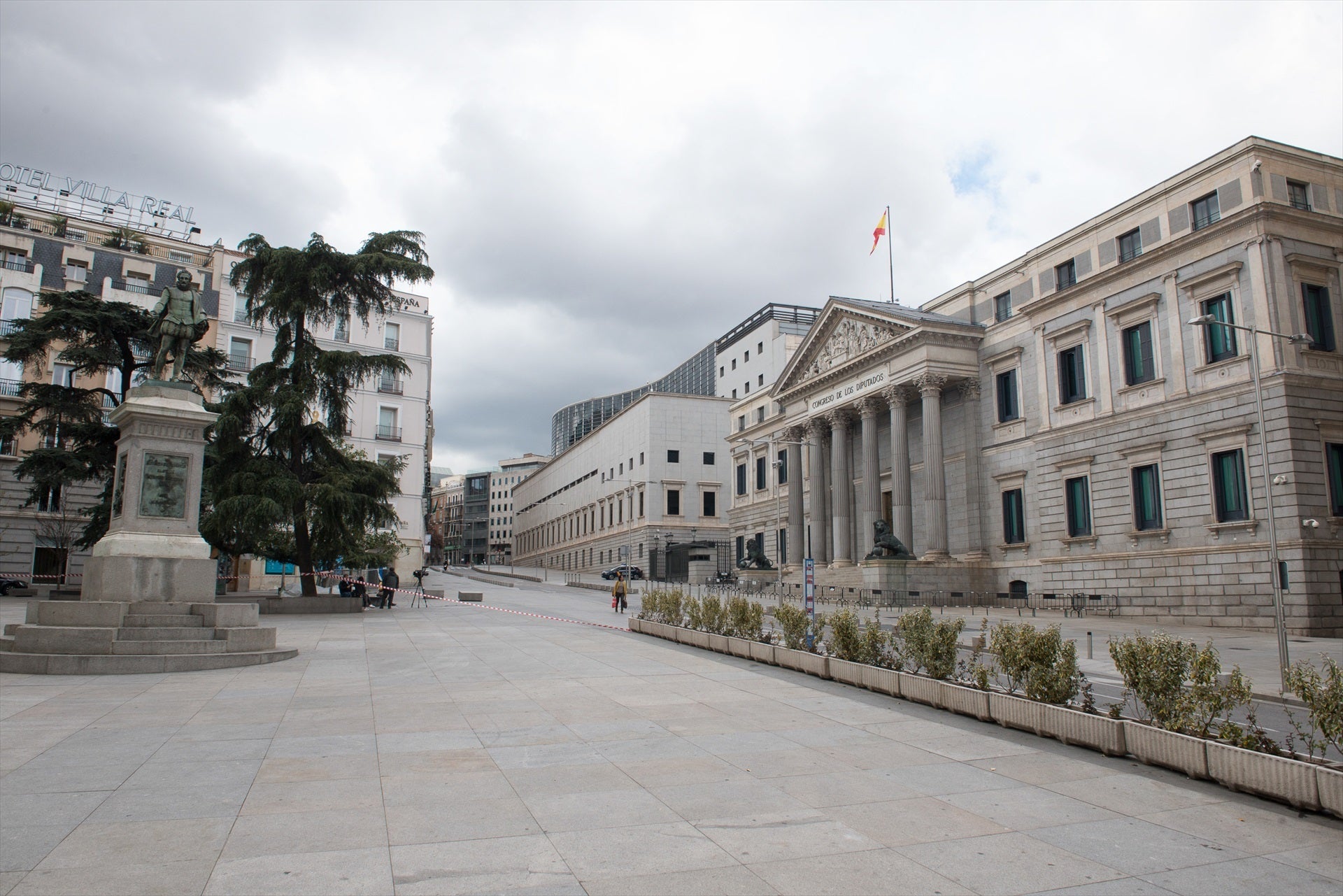 Ya es oficial: el BOE elimina el lenguaje sexista del Reglamento del Congreso y sanciona a 'pseudoperiodistas' Ya es oficial: el BOE elimina el lenguaje sexista del Reglamento del Congreso y sanciona a 'pseudoperiodistas'