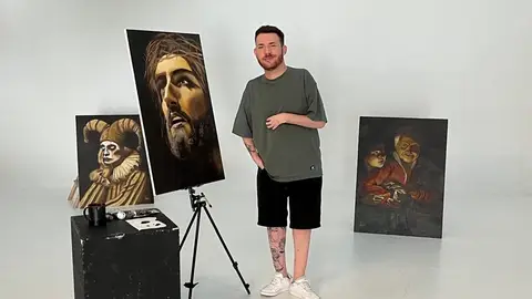 Lorenzo Higueras pintor con la boca Lorenzo Higueras pintor con la boca
