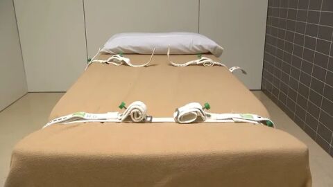 Llit amb corretges en una pres&oacute;