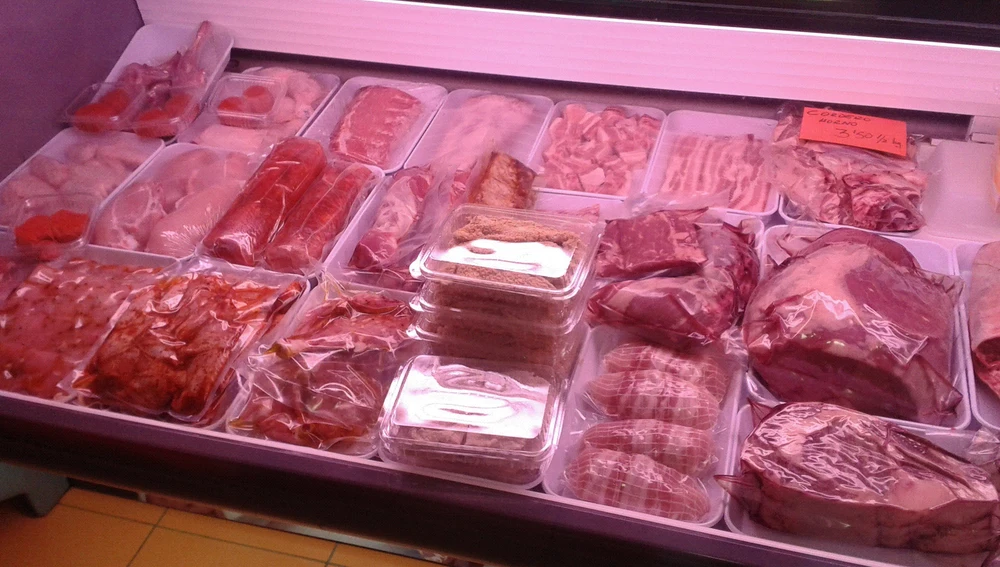 Mostrador de carnicería Oskíñez en Alzira Mostrador de carnicería Oskíñez en Alzira