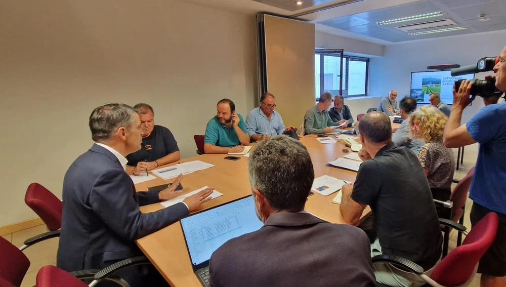 Reunión del Principado con sindicatos y empresarios Reunión del Principado con sindicatos y empresarios