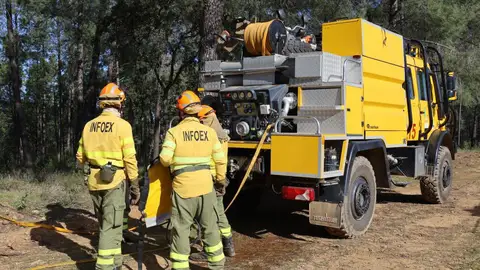 Estabilizado un incendio forestal en Zalamea de la Serena, que desactiva el nivel 1 de peligrosidad Estabilizado un incendio forestal en Zalamea de la Serena, que desactiva el nivel 1 de peligrosidad