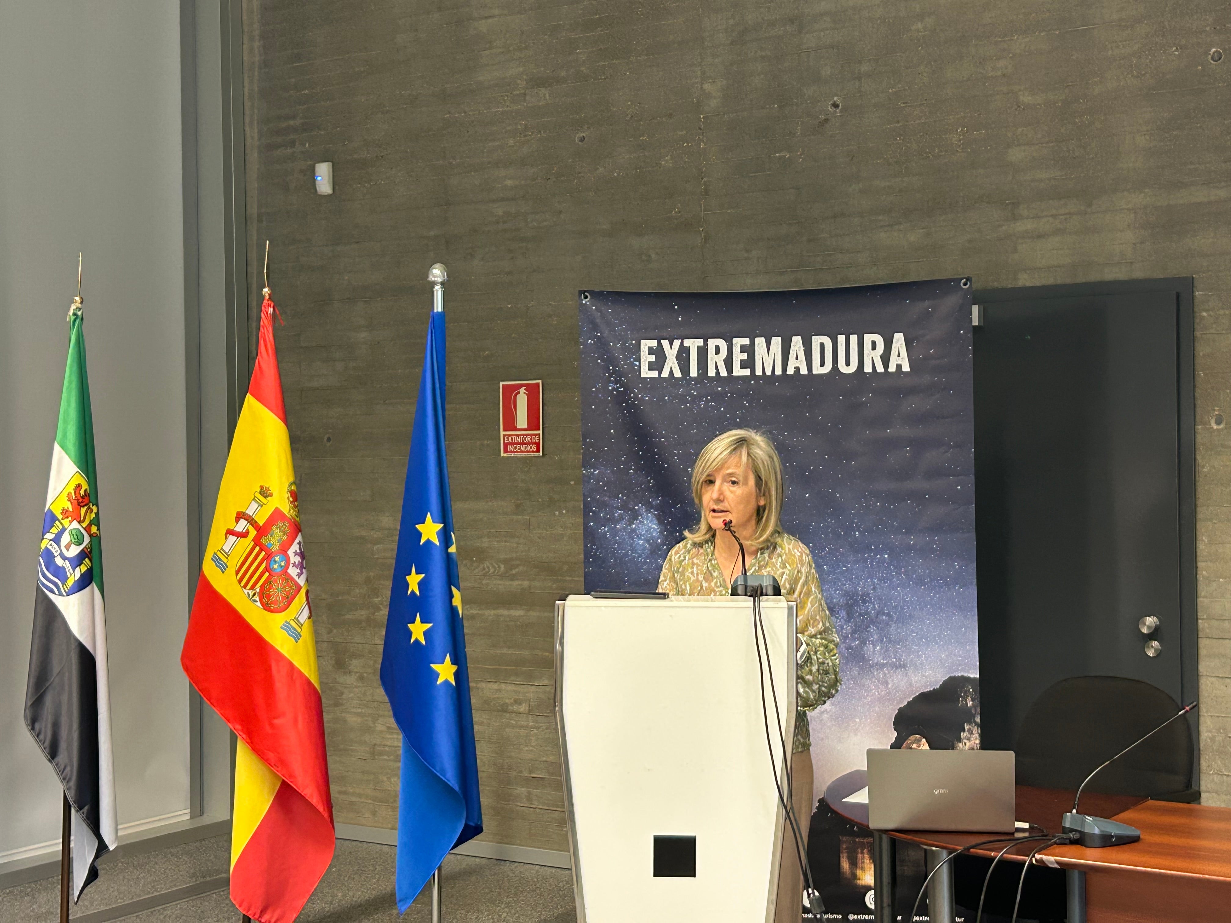 La Junta de Extremadura presenta la Estrategia de Turismo de Interior para fomentar que los extremeños viajen más por la región La Junta de Extremadura presenta la Estrategia de Turismo de Interior para fomentar que los extremeños viajen más por la región