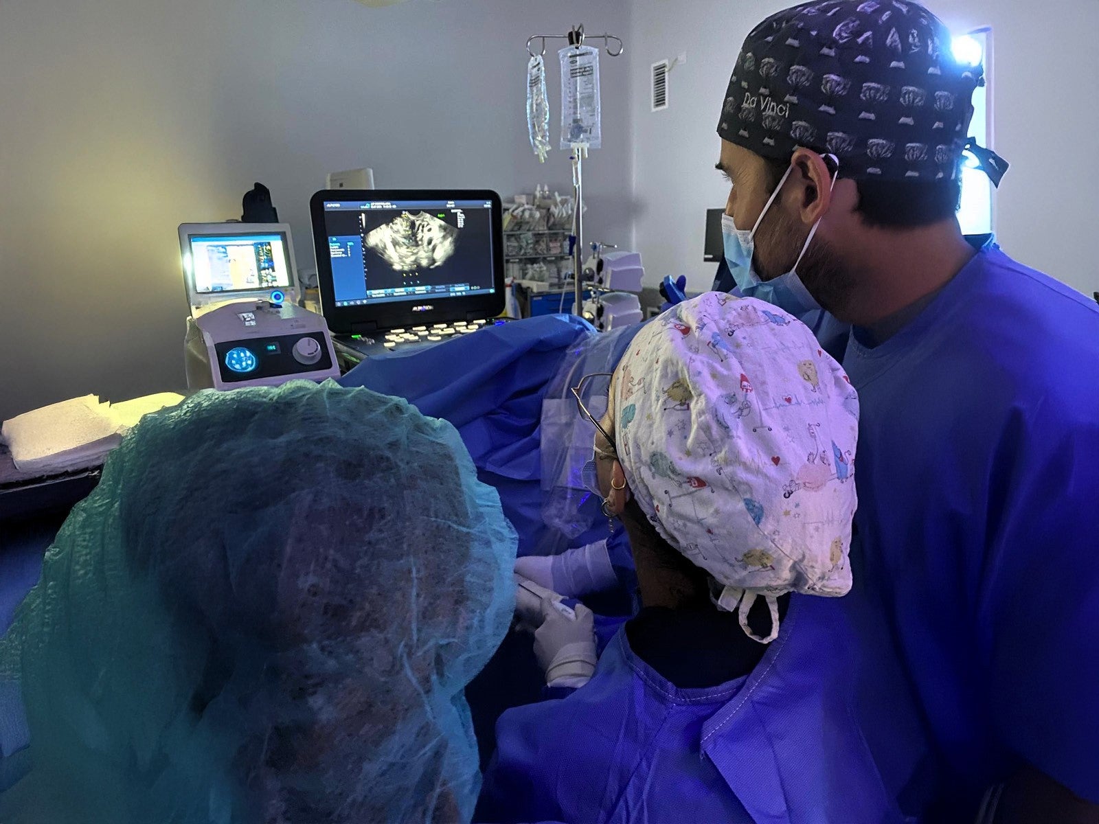 El Hospital Universitario del Vinalopó realiza con éxito la primera sesión de cirugía con radiofrecuencia para tratar miomas uterinos El Hospital Universitario del Vinalopó realiza con éxito la primera sesión de cirugía con radiofrecuencia para tratar miomas uterinos