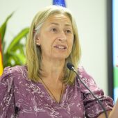 La consejera de Salud y Consumo, Rocío Hernández, en la presentación del proyecto 'Jardín de la Esperanza', en el Hospital Virgen Macarena. - JOAQUIN CORCHERO / EUROPA PRESS