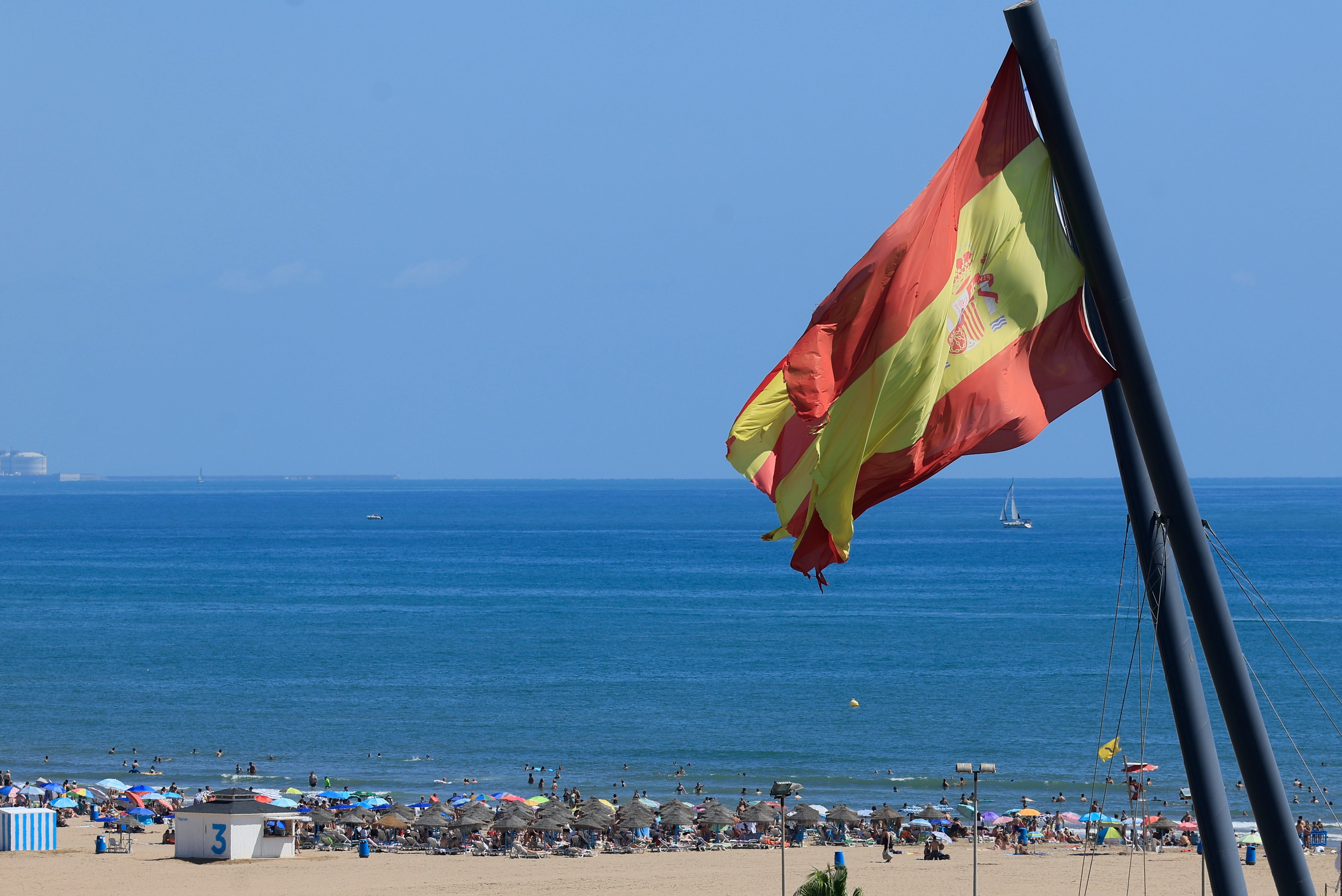 La Comunitat cierra el mes de julio con un ligero descenso de las mínimas en el norte La Comunitat cierra el mes de julio con un ligero descenso de las mínimas en el norte