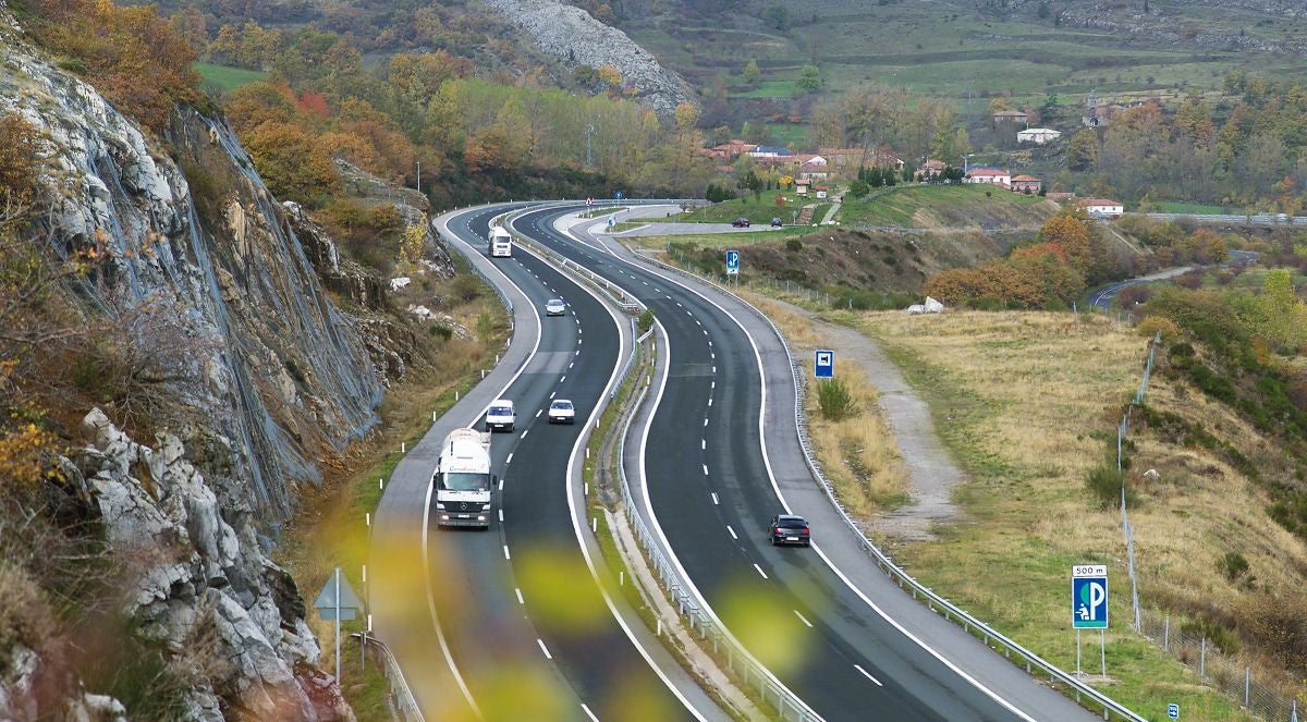 La DGT espera hasta el domingo en Asturias 202.000 desplazamientos La DGT espera hasta el domingo en Asturias 202.000 desplazamientos