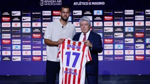 Hancko, en su presentaci&oacute;n con el Atl&eacute;tico de Madrid