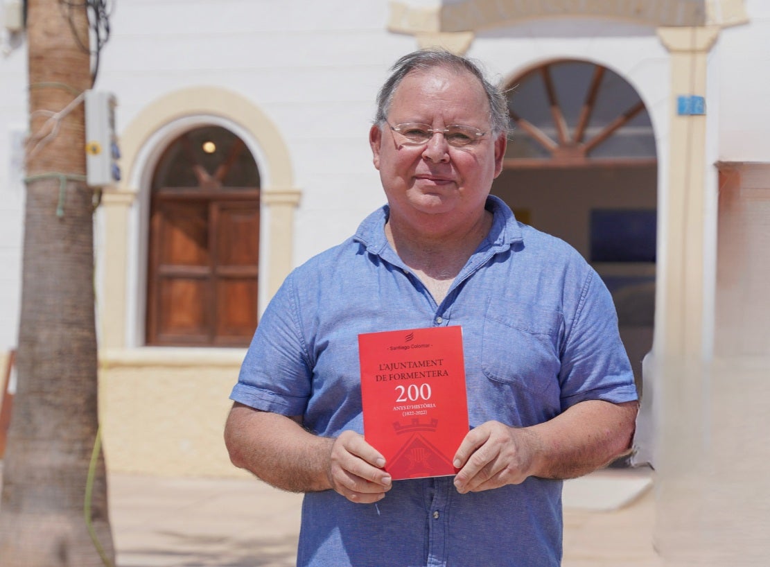 Santiago Colomar: “Conocer los 200 años de historia del Ayuntamiento de Formentera puede ser útil para investigadores, vecinos y estudiantes” Santiago Colomar: “Conocer los 200 años de historia del Ayuntamiento de Formentera puede ser útil para investigadores, vecinos y estudiantes”